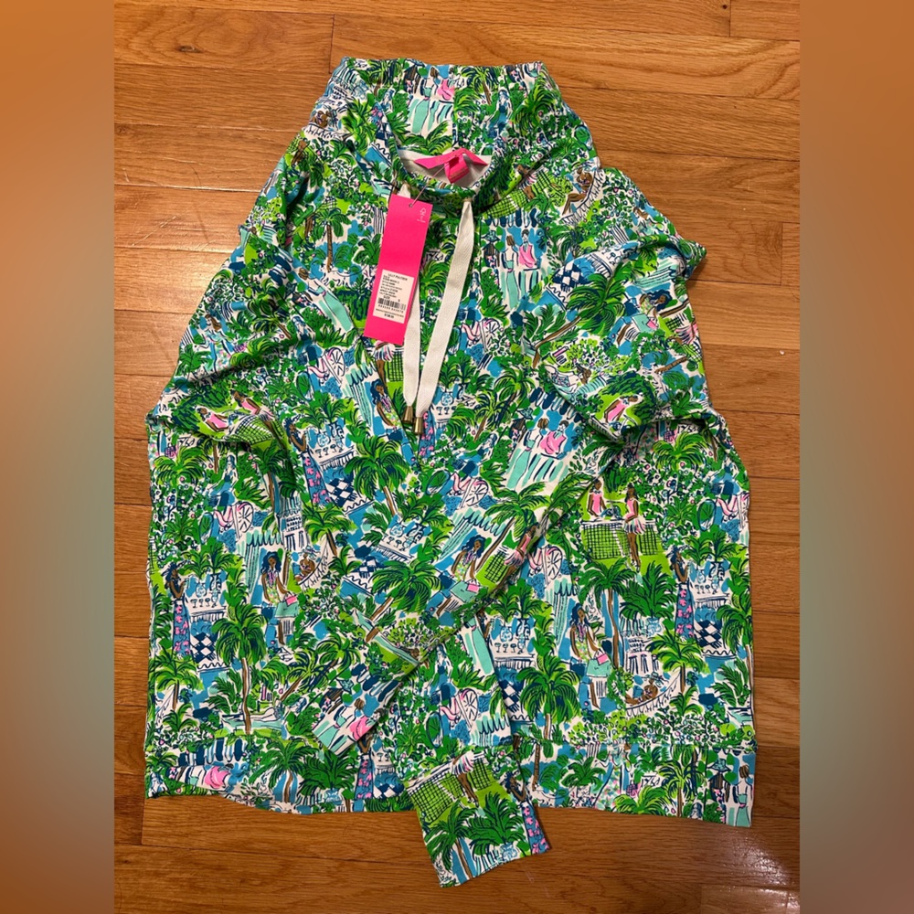 “Lilly on Holiday” Jax Long Sleeve Pop Over. New with tags. Size small